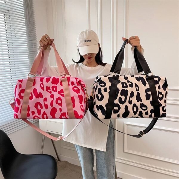 Giraffe Print Chain Shoulder Bag