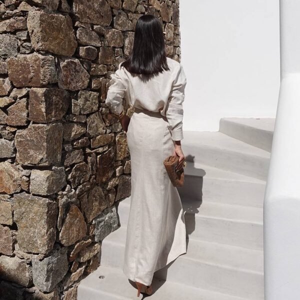 Robe longue neuve avec étiquette Namelazz Limited maxi coupe v nude beige satin taille moyenne M - Image 3